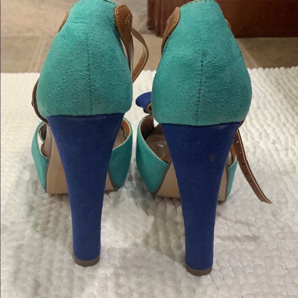 High Heels - Picture 4 of 8